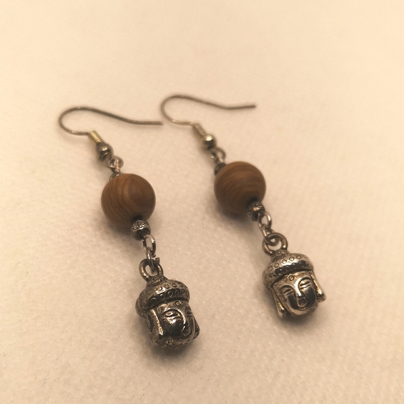 Budda head drop earrings - Picture 3 of 3